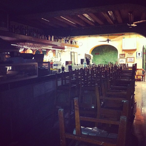 Foto tirada no(a) Restaurant Bar Regis por Manuel C. em 8/22/2012
