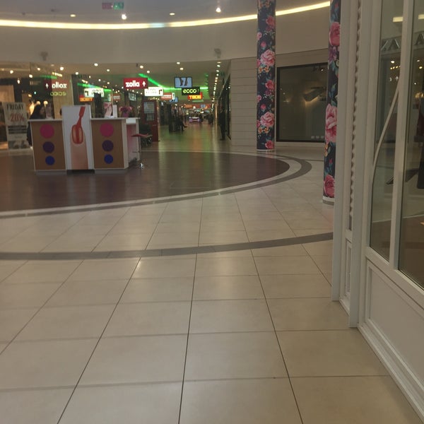 Foto tomada en М5 Молл / M5 Mall  por Angelina👑✨ el 11/27/2015