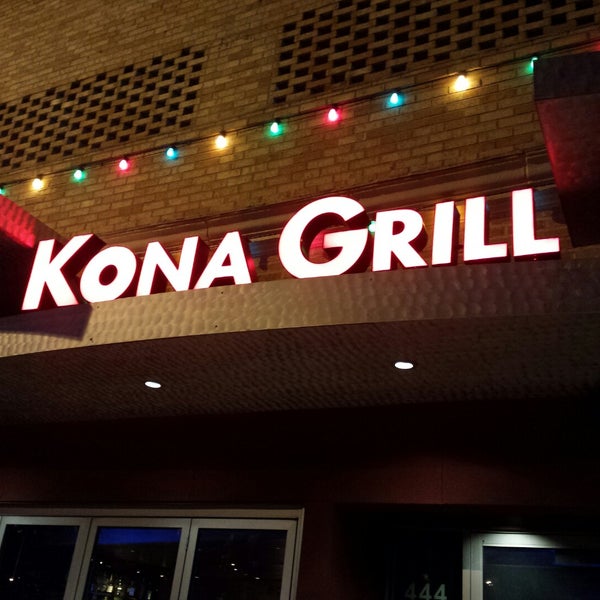 รูปภาพถ่ายที่ Kona Grill โดย Paul A. เมื่อ 12/2/2014