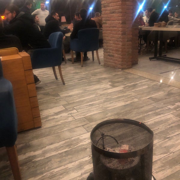 Foto tirada no(a) +252 Nargile Lounge por Savaş K. em 12/29/2019