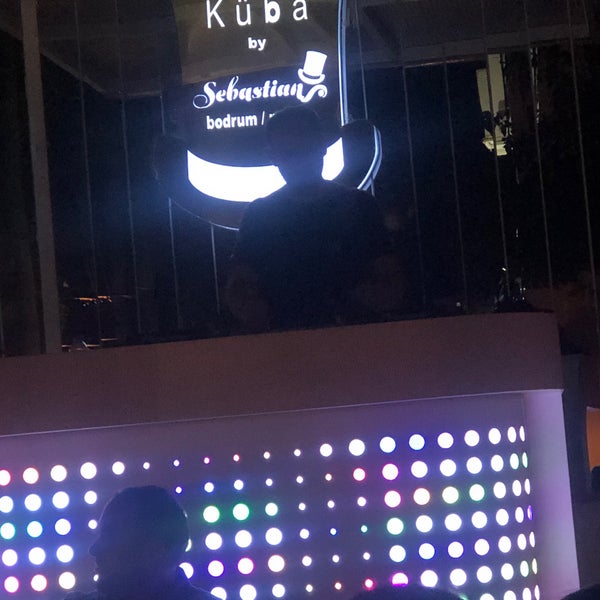 Photo taken at Küba Restaurant &amp; Lounge Bar by Savaş K. on 8/3/2019