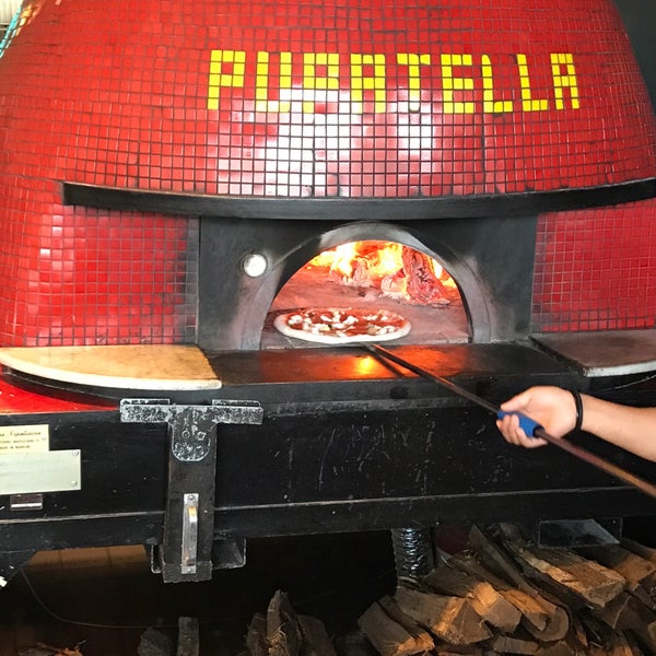 8/23/2017 tarihinde Scott B.ziyaretçi tarafından Pupatella Neapolitan Pizza'de çekilen fotoğraf