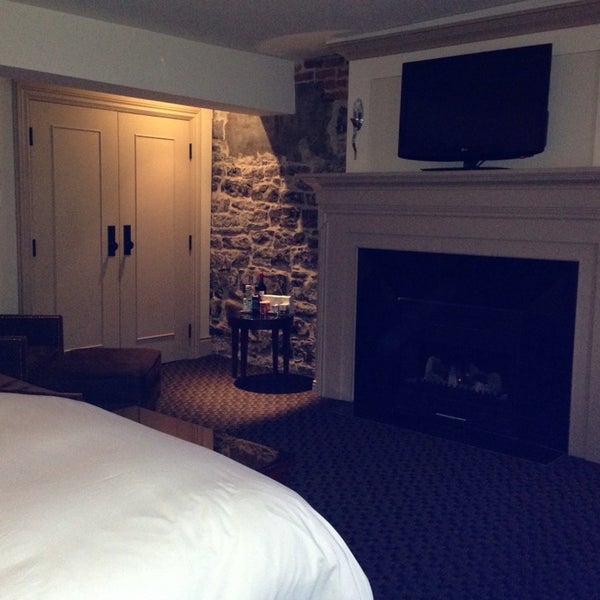 Foto tomada en Hôtel Nelligan  por Tanya A. el 2/15/2014