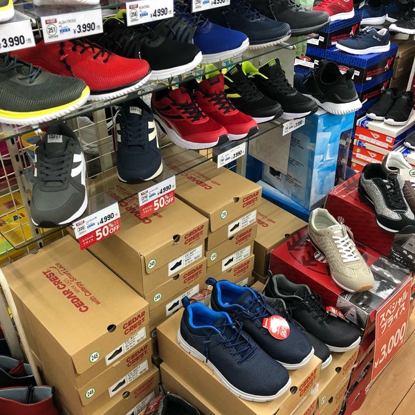 Photos At 東京靴流通センター 花園店 東大阪市 大阪府