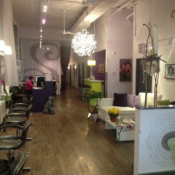 รูปภาพถ่ายที่ Senses New York Salon &amp; Spa โดย Sam A. เมื่อ 11/19/2013