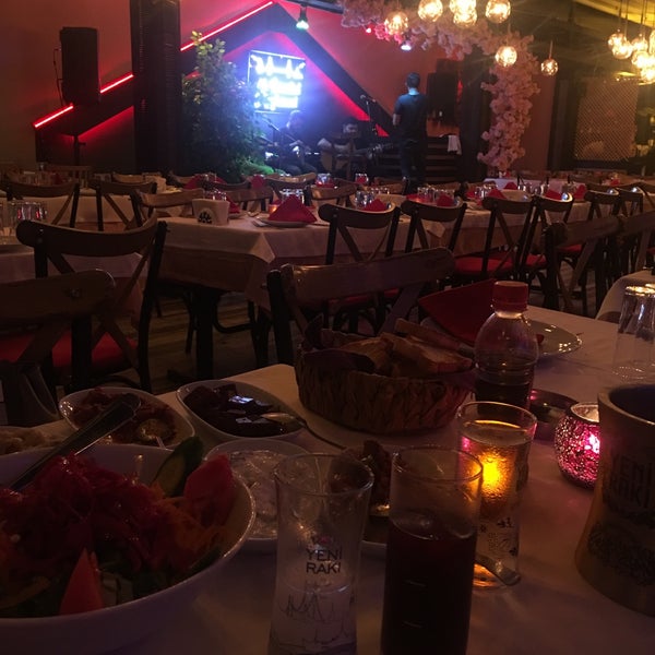 Foto scattata a Degüstasyon Restaurant da ELİF ARDA il 9/4/2019