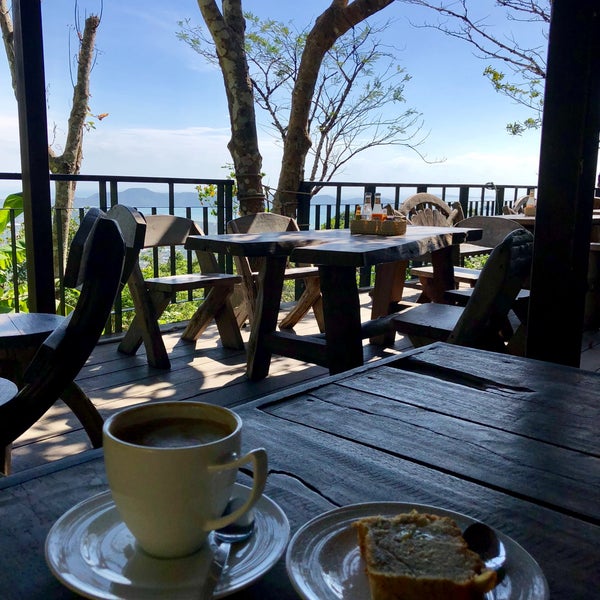 Lunch and dinners are great, the views are stunning,staff genuinely friendly. Enjoy spicy minced chicken and the sea bass steak. Also early morning for cappuccino are a great way to start the day.