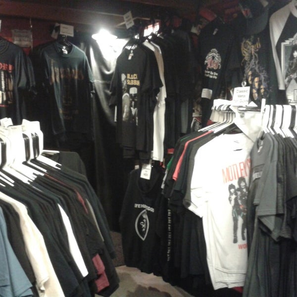 Vultures gathering группа слушать альбом. Vultures одежда. Футболка ванс. Vultures одежда. Deathcore мерч групп.