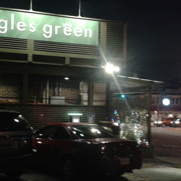 รูปภาพถ่ายที่ Ruggles Green | Heights โดย Juanma C. เมื่อ 12/6/2014