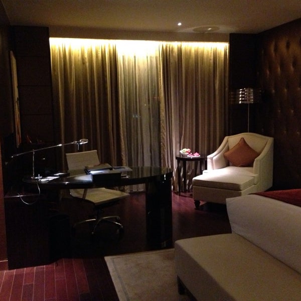 Foto tomada en Shanghai Marriott Riverside Hotel  por Yaz el 9/1/2013