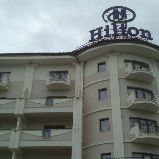 2/22/2013 tarihinde Ciprian N.ziyaretçi tarafından Hilton Sibiu'de çekilen fotoğraf