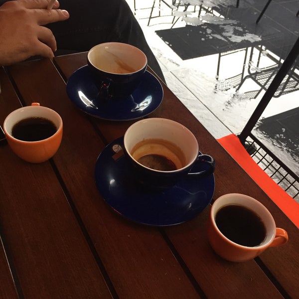 11/5/2016 tarihinde Cengiz O.ziyaretçi tarafından Roastico Coffee Shop &amp; Bar'de çekilen fotoğraf