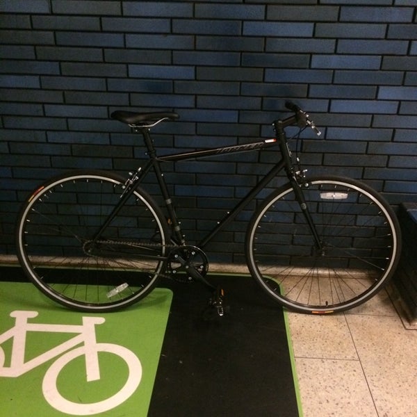 6/12/2014 tarihinde Dana F.ziyaretçi tarafından Manifesto Bicycles'de çekilen fotoğraf