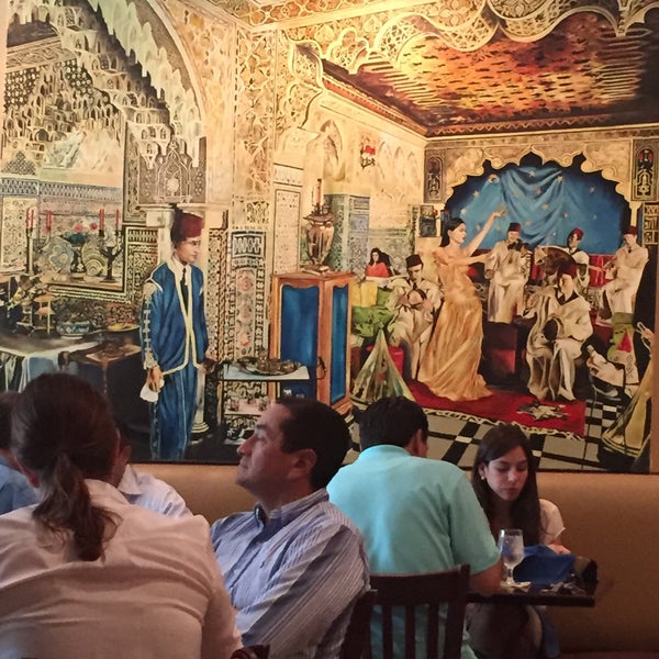 Foto tirada no(a) Maroosh Mediterranean Restaurant por Juliana C. em 5/1/2015