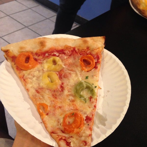 รูปภาพถ่ายที่ Big G&#39;s Pizza โดย Jackie J. เมื่อ 5/3/2014