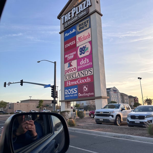 Foto scattata a Imperial Valley Mall da Alberto C. il 3/29/2023