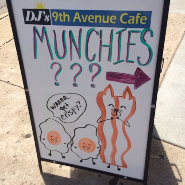 Foto diambil di DJ&#39;s 9th Avenue Cafe oleh Dillon P. pada 4/20/2014