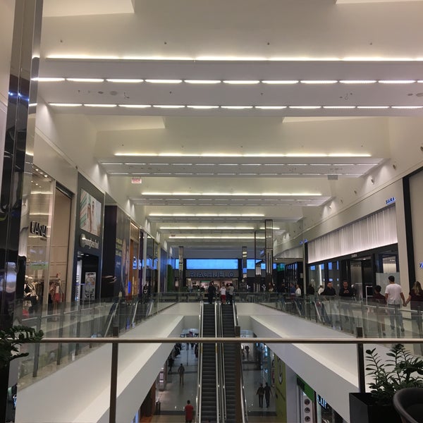 5/9/2017 tarihinde Laurence L.ziyaretçi tarafından Balneário Shopping'de çekilen fotoğraf