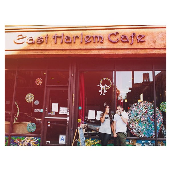 10/4/2013にChaz C.がEast Harlem Cafeで撮った写真