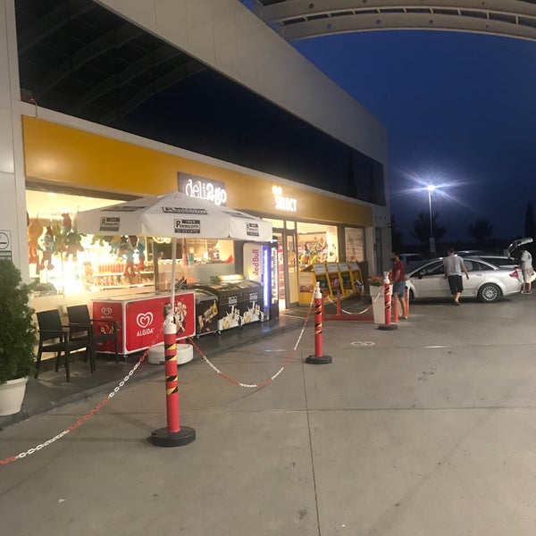 Photo taken at Shell by Fatma S. on 9/1/2018