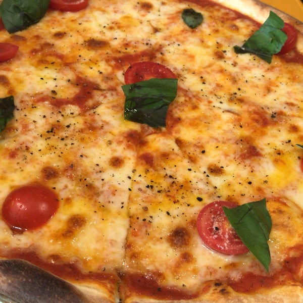 Photo taken at Emporio Pizza &amp; Pasta by Ayten G. on 11/2/2019