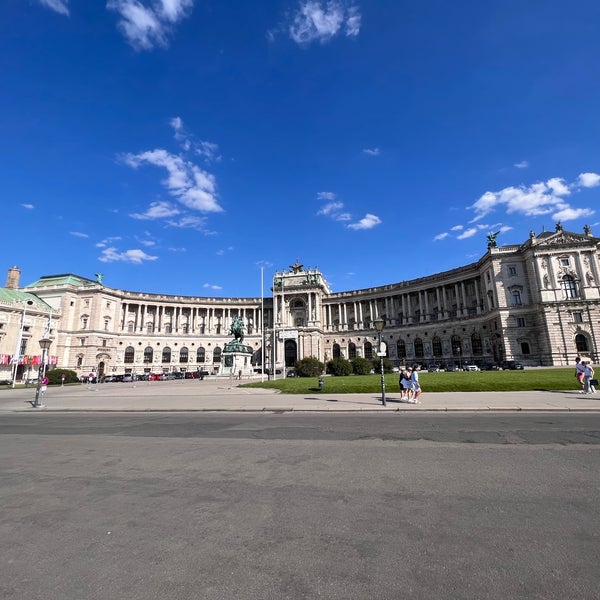 Foto tirada no(a) Hofburg por Murat B. em 7/7/2023