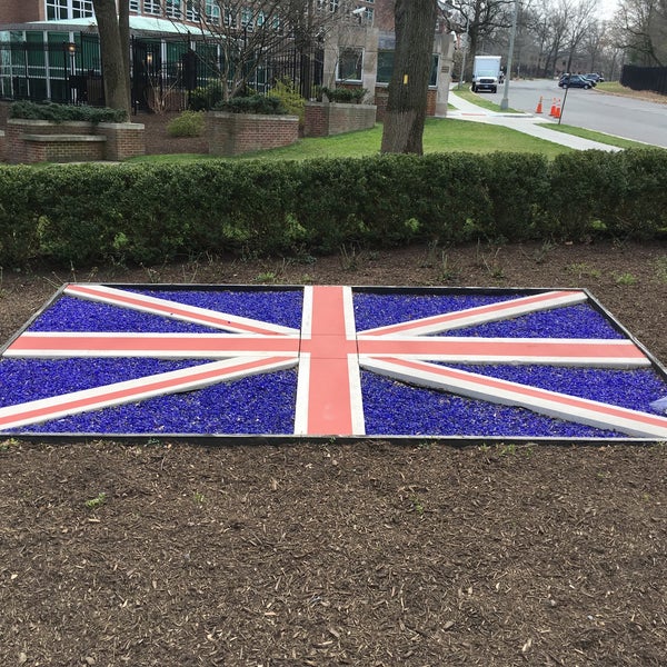 Foto scattata a British Embassy da Dee Gee Bee il 3/25/2017