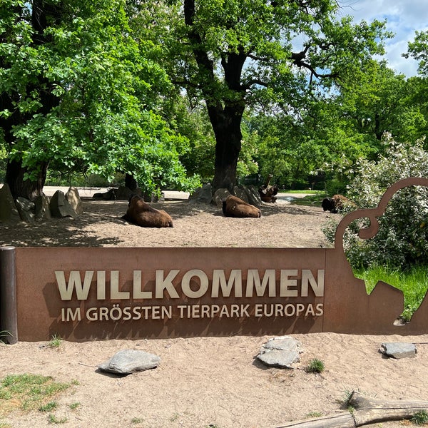 Foto diambil di Tierpark Berlin oleh Lars B. pada 5/14/2022