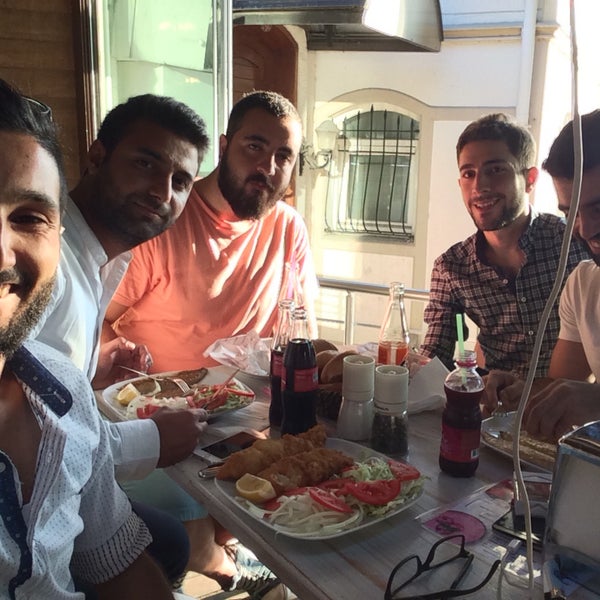 9/17/2016 tarihinde Taner E.ziyaretçi tarafından Çengelköy İskele Restaurant'de çekilen fotoğraf