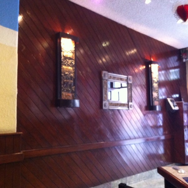 Das Foto wurde bei Restaurante y Bar  Bahia de Vigo von Bahia d. am 2/22/2014 aufgenommen