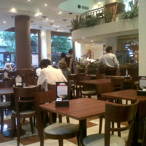 Foto diambil di Alameda Restaurante oleh Luciano S. pada 11/4/2012