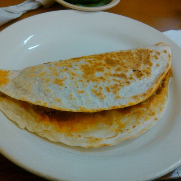 รูปภาพถ่ายที่ Burritos La Palma โดย Edy R. เมื่อ 12/14/2013