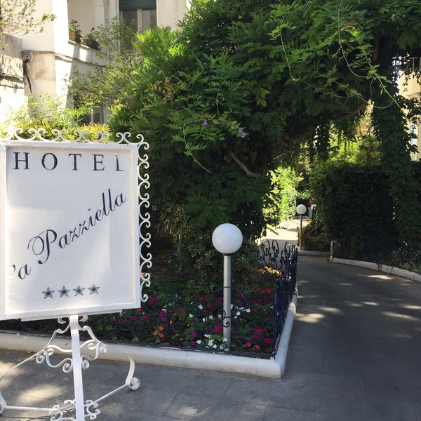 Foto diambil di Hotel A&#39; Pazziella oleh İnsel O. pada 7/21/2017