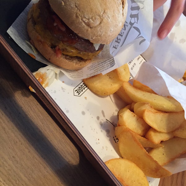Das Foto wurde bei Jack Premium Burgers von Bram d. am 6/28/2015 aufgenommen