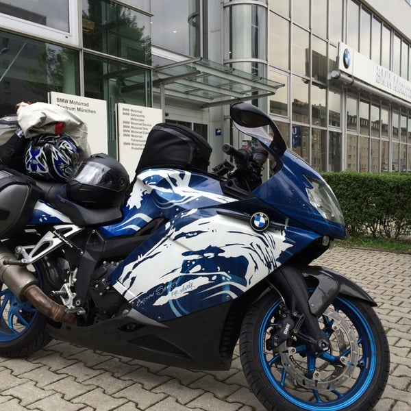 4/28/2014 tarihinde Andr T.ziyaretçi tarafından BMW Motorrad Zentrum'de çekilen fotoğraf