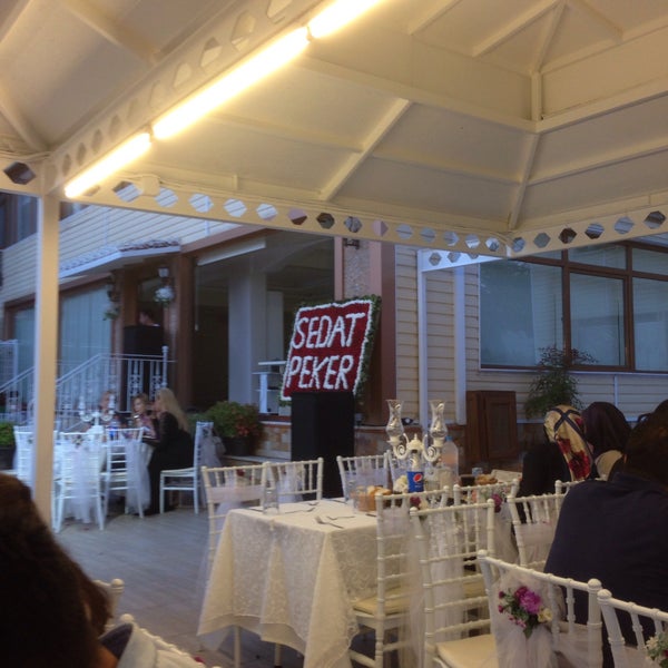 Foto tomada en Küçük Çamlıca Nagehan Restaurant  por Sinan G. el 7/31/2016
