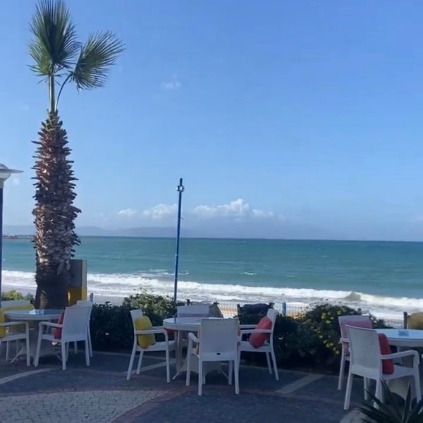 Foto scattata a Palm Beach Cafe &amp; Restaurant da Filiz il 11/28/2021