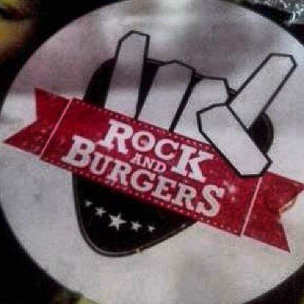 รูปภาพถ่ายที่ Rock and Burgers โดย Lucas S. เมื่อ 1/30/2014