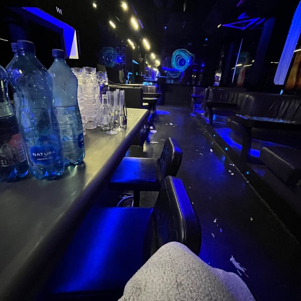 Foto tomada en M1 Lounge Bar &amp; Club  por Daniel K. el 12/9/2023
