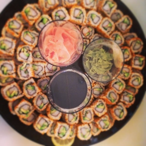5/22/2014 tarihinde Paul V.ziyaretçi tarafından Yumm Thai : Sushi and Beyond'de çekilen fotoğraf