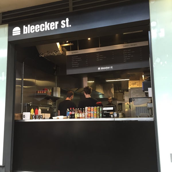 7/31/2015 tarihinde Mu B.ziyaretçi tarafından Bleecker Burger'de çekilen fotoğraf