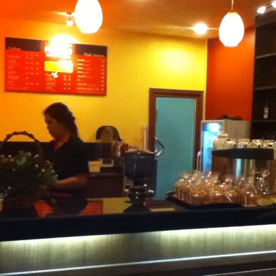 9/26/2012에 Gine B.님이 Peppers Restaurant &amp; Bakery에서 찍은 사진