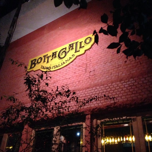 Photo taken at Bottega Bottagallo by Maximiliano V. on 9/20/2013