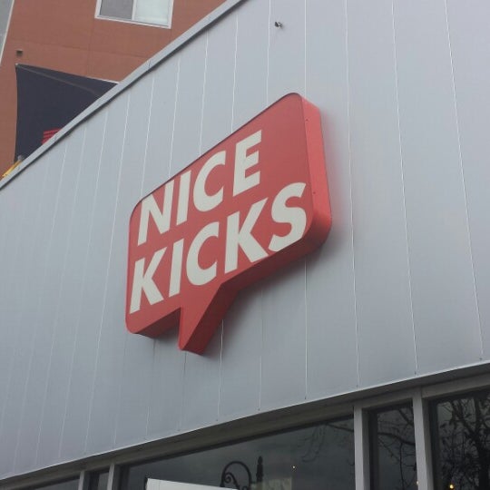 Foto tomada en Nice Kicks  por Nigel D. el 3/14/2014