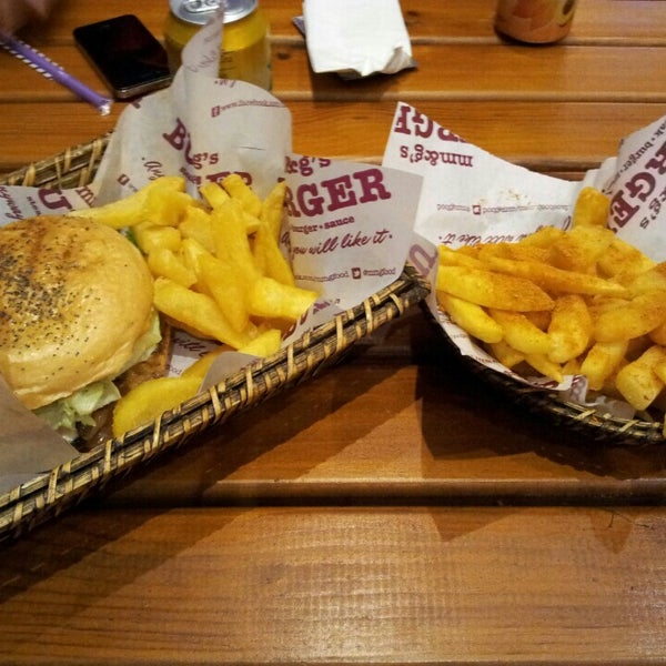 12/6/2015에 Nazan A.님이 Mm&amp;G&#39;s Burger에서 찍은 사진