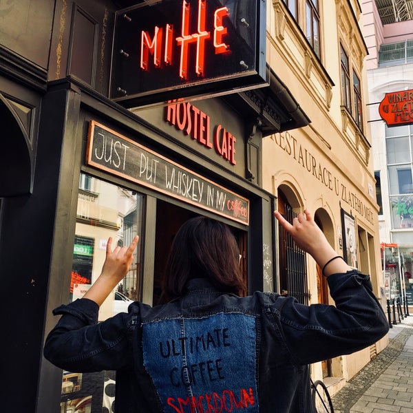 Foto diambil di Cafe Mitte oleh Natalie pada 8/17/2018