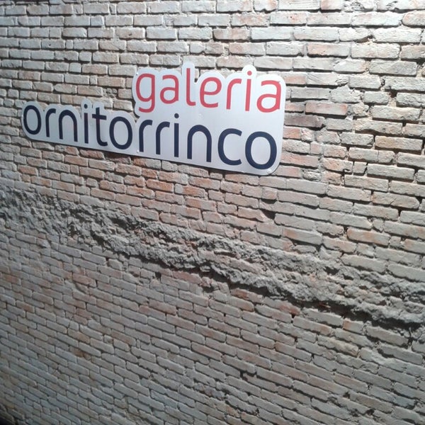 Photo prise au Galeria Ornitorrinco par Michael C. le3/15/2014