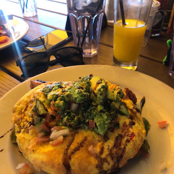 4/14/2018 tarihinde Vishal M.ziyaretçi tarafından Breakfast Club'de çekilen fotoğraf