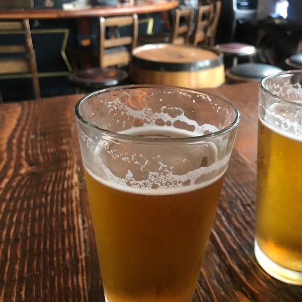 Photo taken at The Kent Ale House by Lilian K. on 5/4/2018