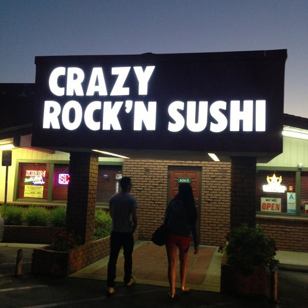 Снимок сделан в Crazy Rock&#39;N Sushi пользователем Jeff I. 8/13/2013